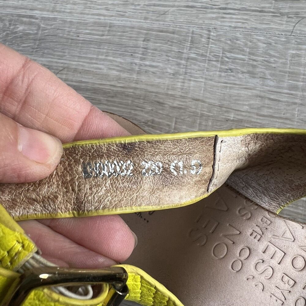 Joy & Peace Yellow Snake Skin Platform Sandals Sz 5.5 Shoes - Picture 5 of 7